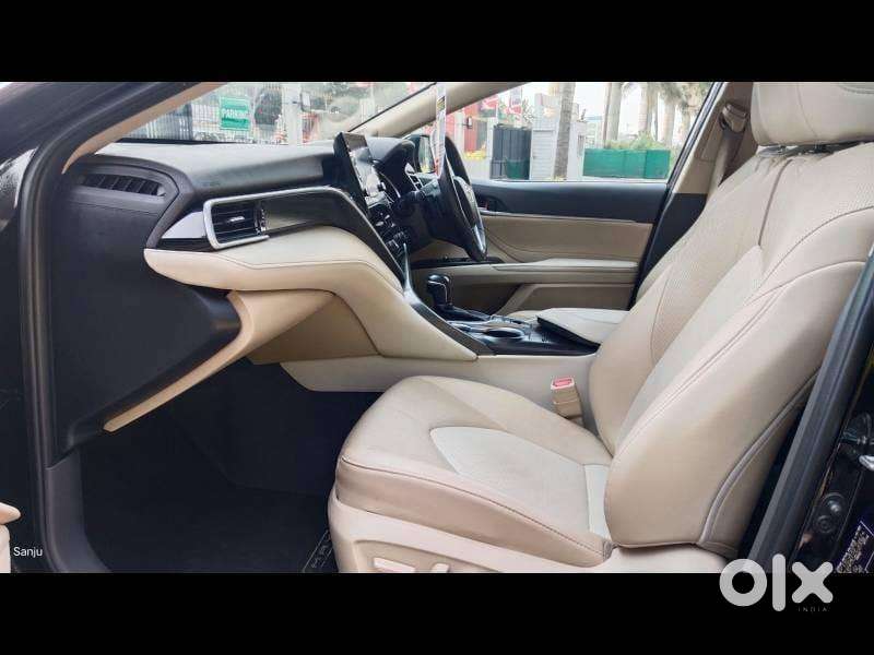 Toyota Camry Hybrid, 2022, Petrol