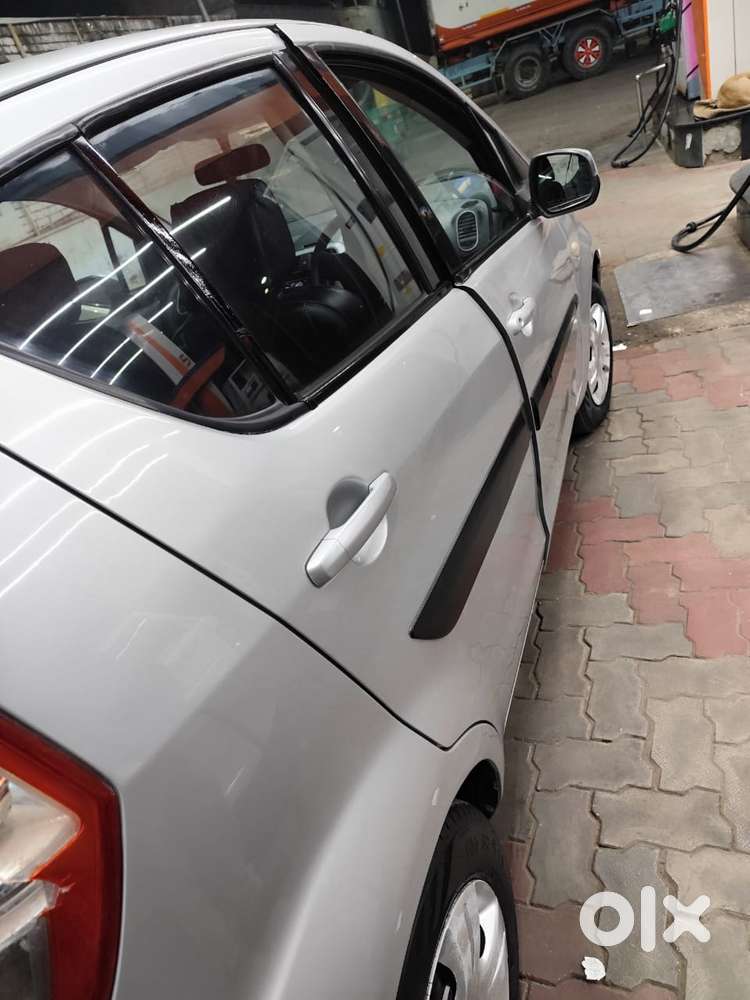 Maruti Suzuki Ritz Vxi, 2010, Petrol