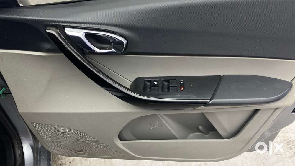Tata Tiago 1.2 Revotron Xza, 2018, Petrol