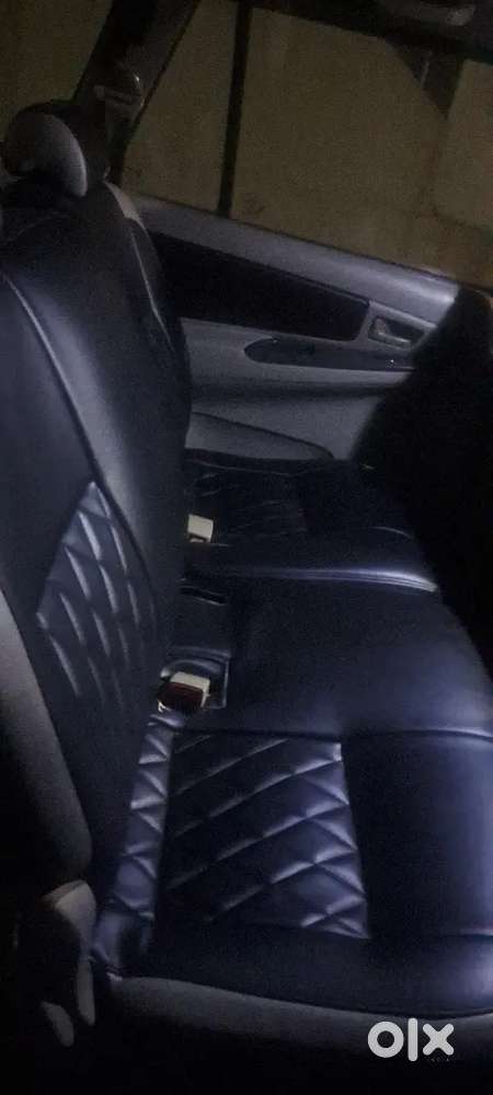 Toyota Innova 7+1 Yellow Board.\ Frant 2 Tyre New, Back J K