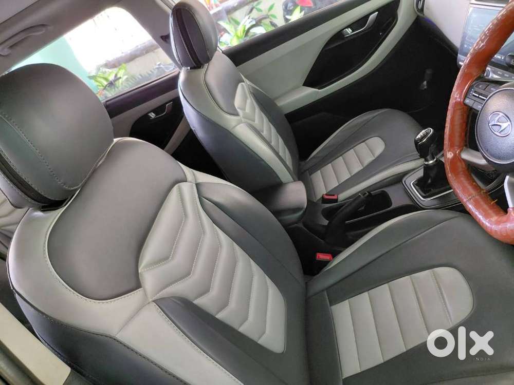 Hyundai Creta With Fancy Number 0004