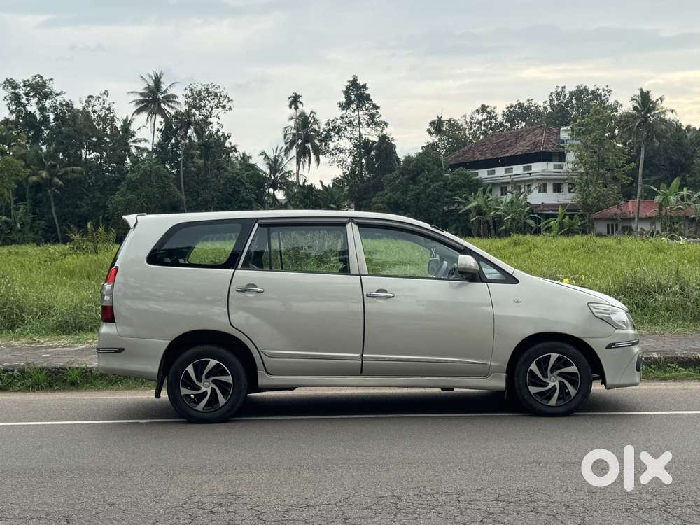 Toyota Innova 2.5 Gx (diesel) 7 Seater Bs Iv, 2014, Diesel