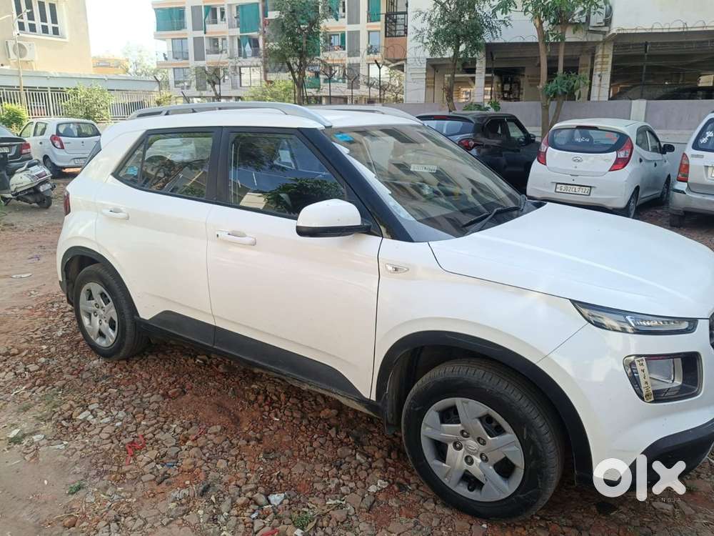 Hyundai Venue Petrol 2022