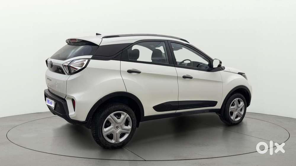 Tata Nexon 1.2 Revotron Xm (s), 2023, Petrol