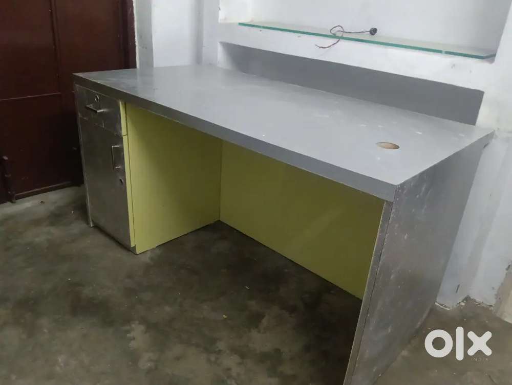 Counter table