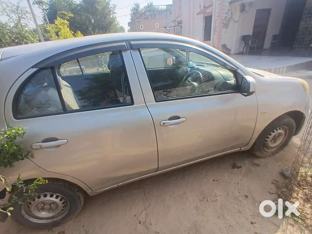 Nissan Micra Active 2015 Variant