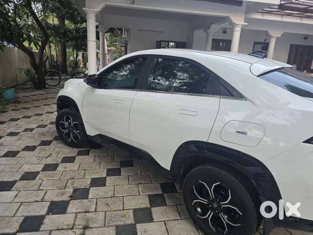 Tata Curvv Creative Automatic Petrol 2025