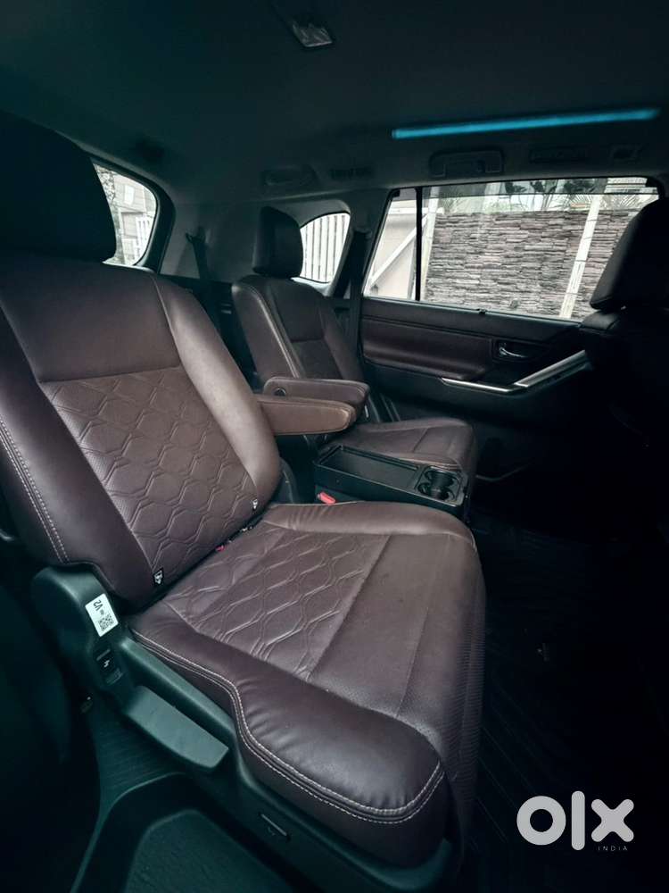 Toyota Innova Hycross 2023