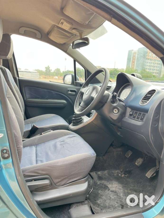 Maruti Suzuki Ritz Vxi, 2011, Petrol