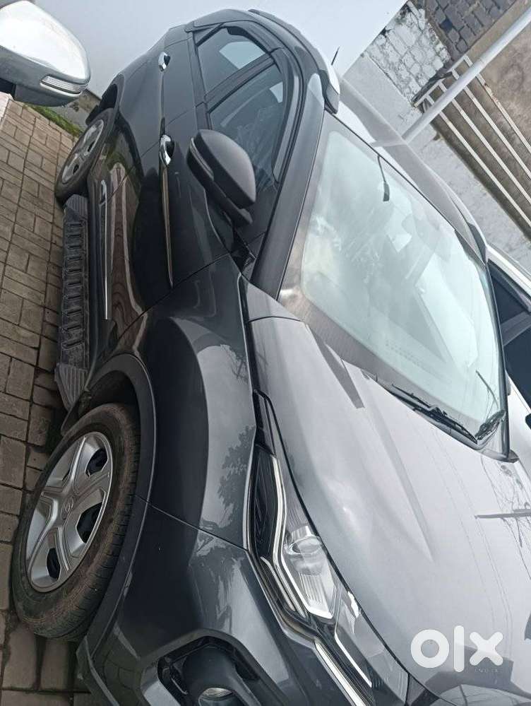 Tata Nexon 1.5 Revotorq Xma Plus (s) Amt, 2022, Petrol