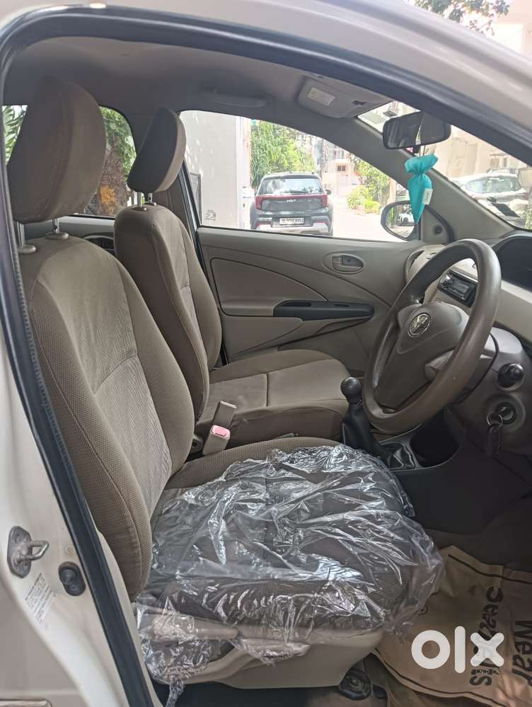 Toyota Etios Liva G, 2015, Petrol