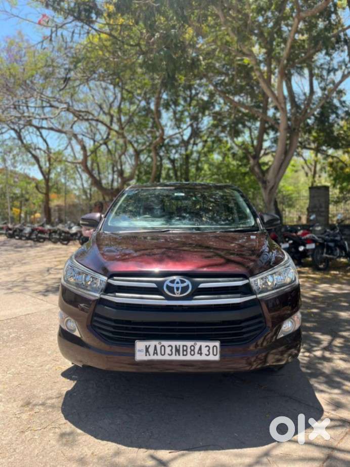 Toyota Innova Crysta 2.4 G Mt, 2017