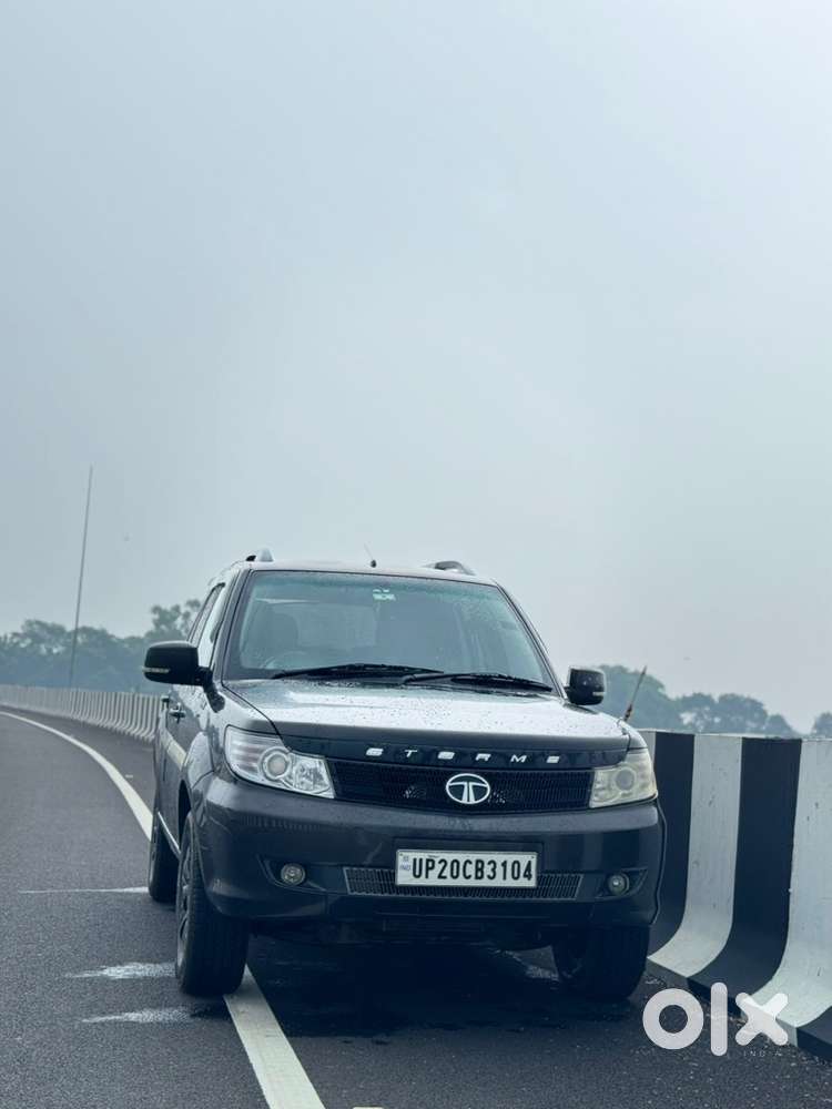 Tata Safari Storme 2015