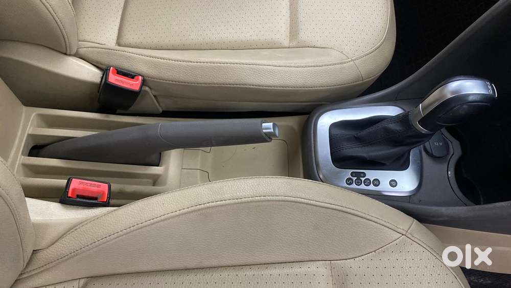 Volkswagen Vento 1.2 Highline Plus At 16 Alloy, 2016, Petrol