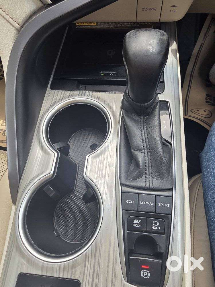 Toyota Camry 2.5 Hybrid, 2020, Petrol