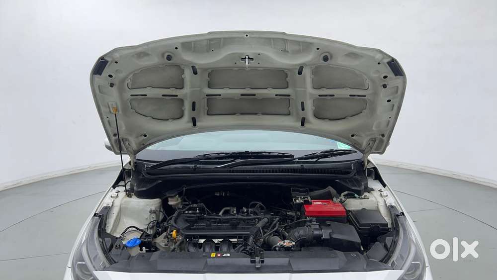 Hyundai I20 Asta (o) 1.2 Ivt Dual Tone, 2021, Petrol