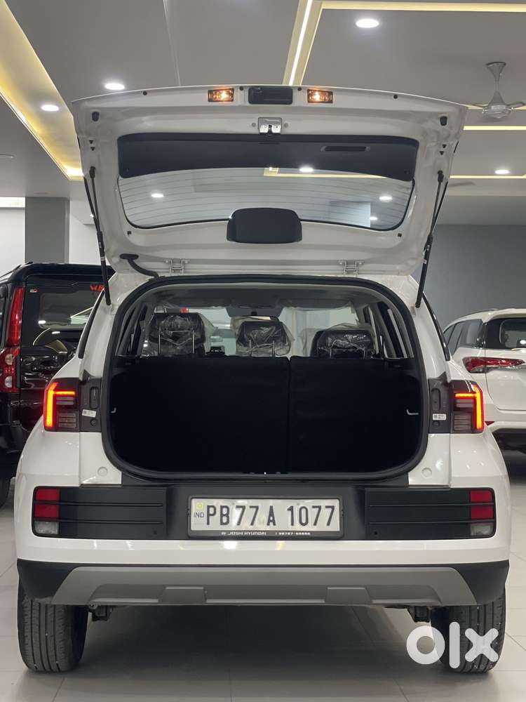 Hyundai Venue S (o) 1.2 Petrol Knight Edition, 2024, Petrol