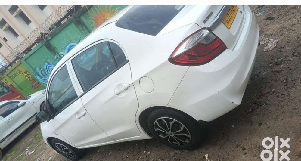Honda Amaze Petrol + Cng