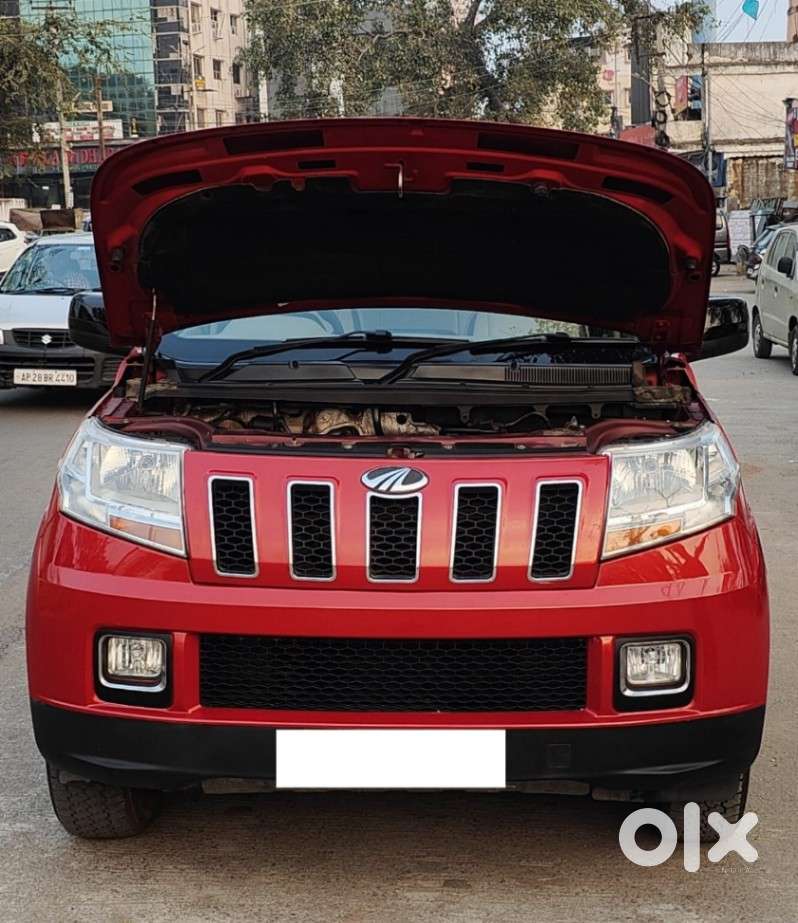 Mahindra Tuv 300 Mhawk100 T8 Dual Tone, 2017, Diesel