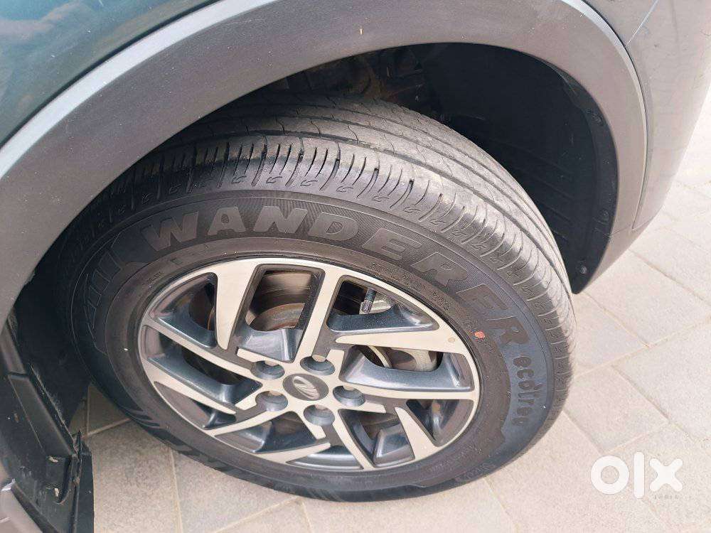 Mahindra Xuv300 1.2 W8 (o) Amt Petrol, 2022, Petrol