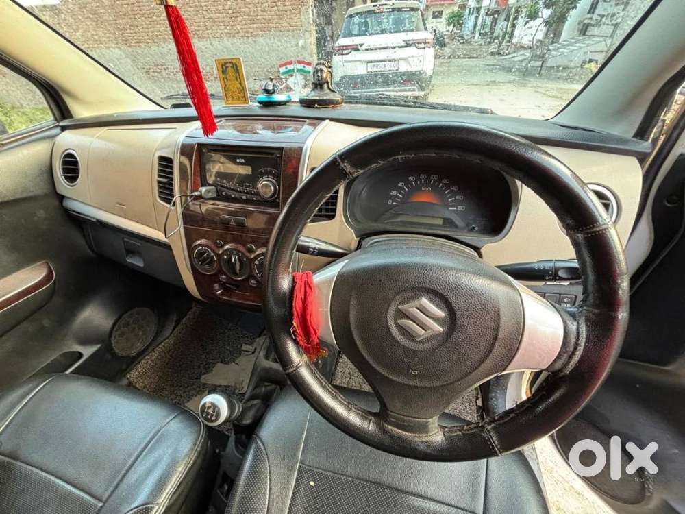 Central Locking,led Fog Lamps,chilled Ac,front Power Windows