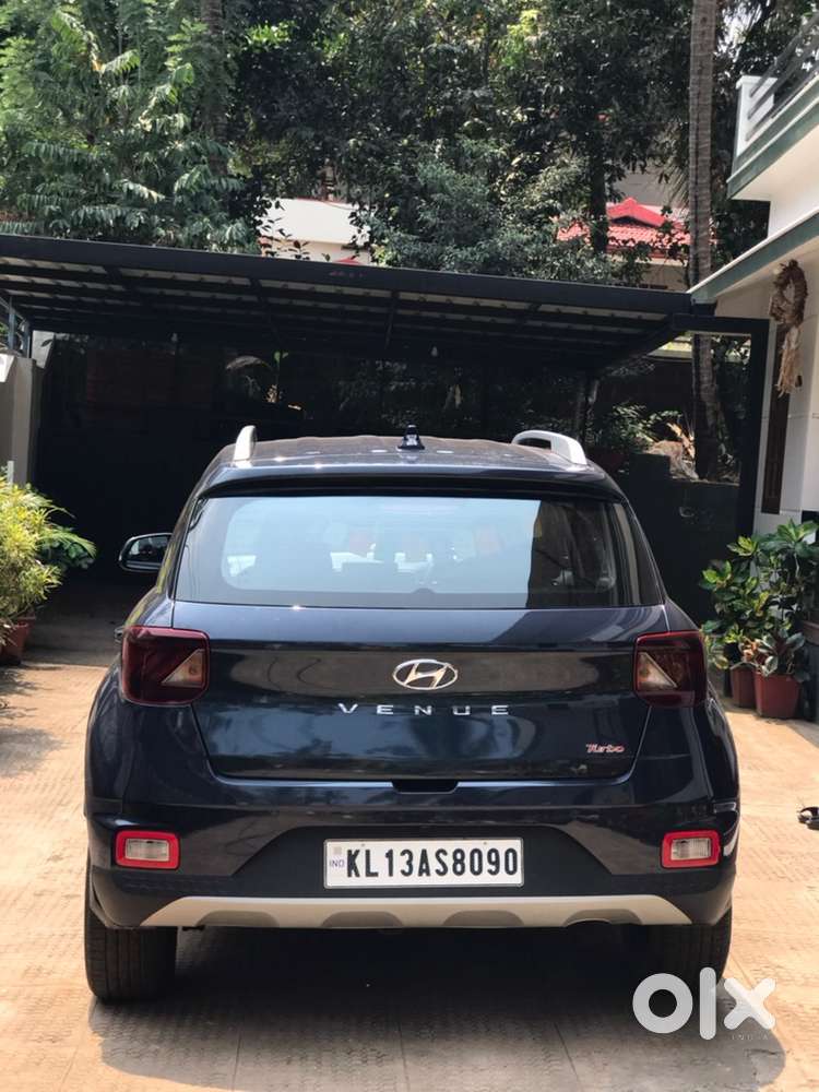 Hyundai Venue 2021 Petrol Well Maintained