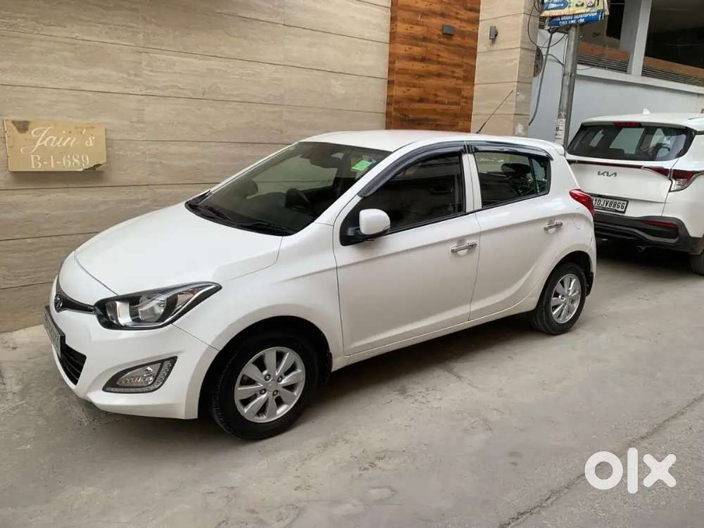 I20 Asta 31829 Kms Run Top Model Brand New Condition With New Tyres