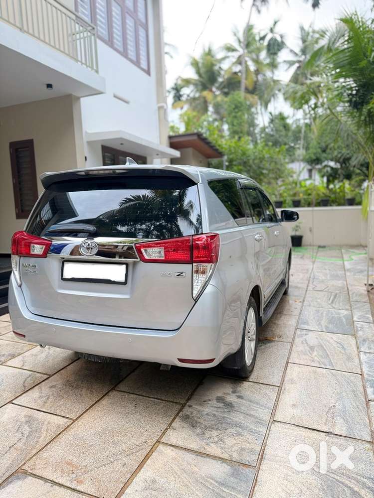 Toyota Innova Crysta 2.8z Automatic 2017