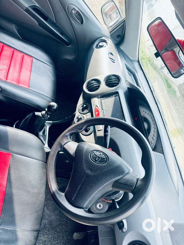 Toyota Etios Liva 2012
