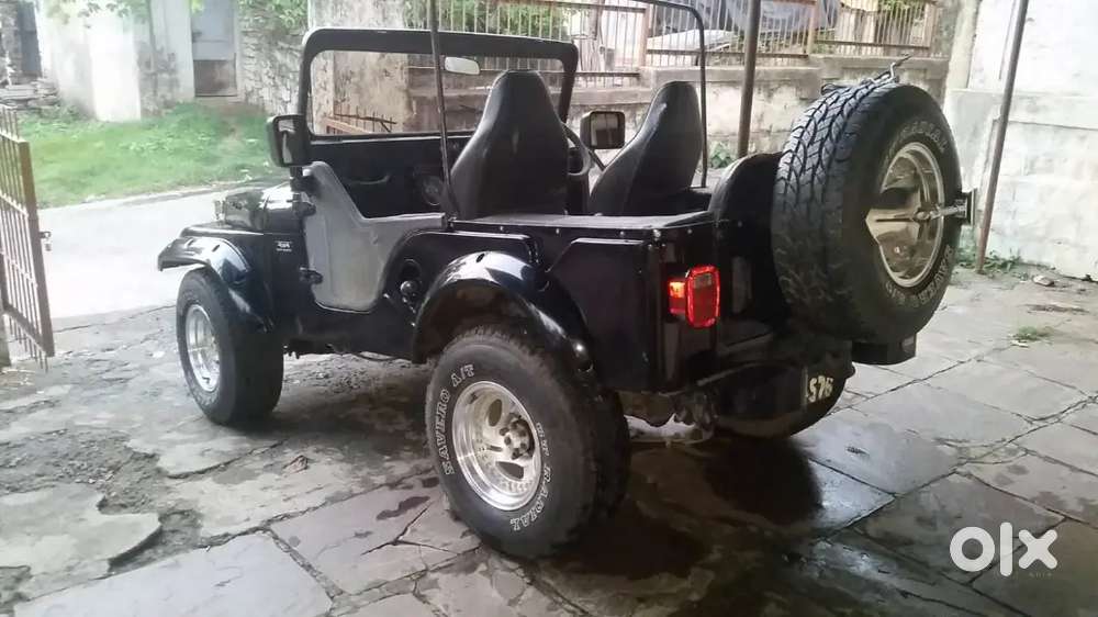 Vintage Jeep Kaiser 1968