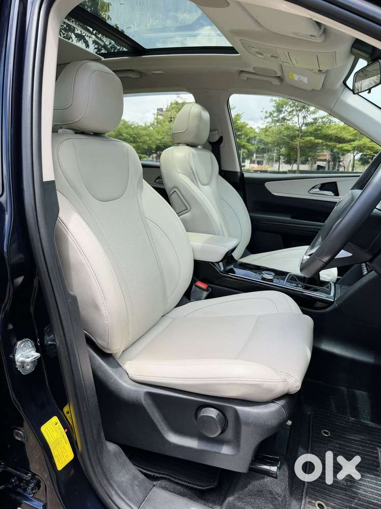 Mahindra Xuv700 2.2 Ax 7 Diesel Mt Luxury Pack Str, 2023, Diesel