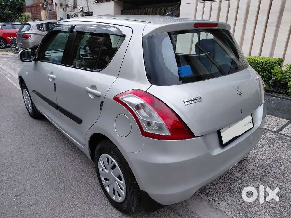 Maruti Suzuki Swift Lxi 2017