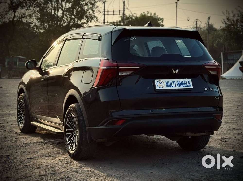 Mahindra Xuv700 2.0 Mx Petrol Mt 5 Str, 2024, Petrol