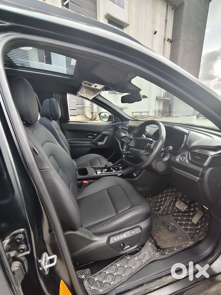 Tata Safari Accomplished Plus Dark Edition, 2025, Diesel