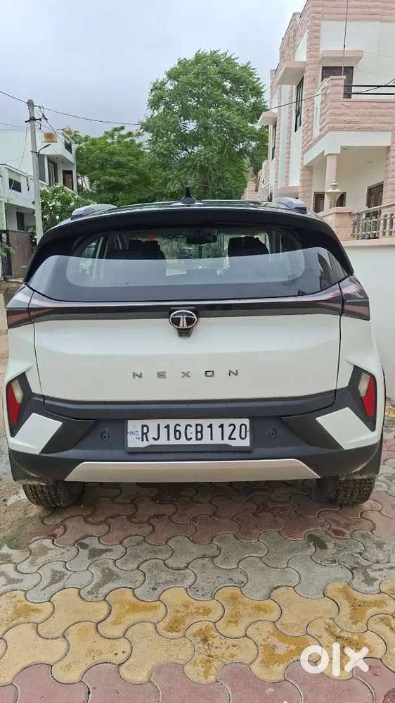 Tata Nexon Fearless Purple 2025