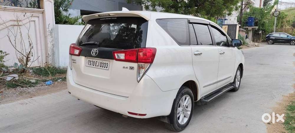 Toyota Innova Crysta 2.4 V 7 Str, 2016, Diesel