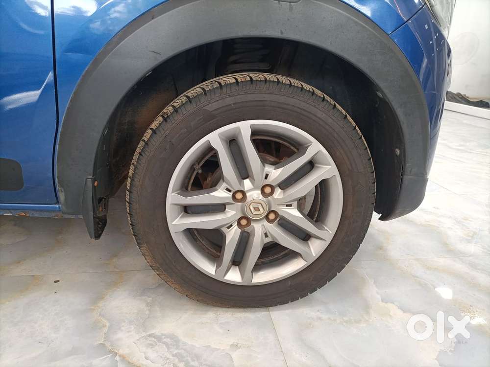 Renault Triber Rxz Easy-r Amt, 2023, Petrol
