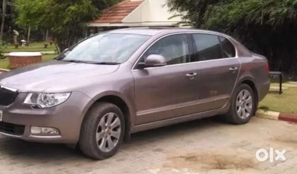 Skoda Superb 2012 Petrol 71000 Km Driven