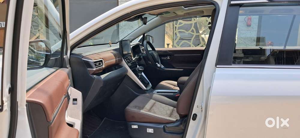 Toyota Innova Hycross 2.0 Zx (o) Hybrid 7 Str, 2025, Petrol