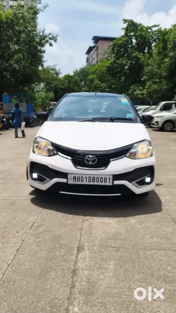 Toyota Etios Liva V Dual Tone, 2018, Petrol