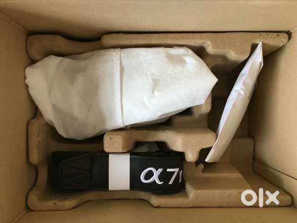 Sony Alpha a7 IV (ILCE-7M4) Camera Body (440 Shutter) + Accessories