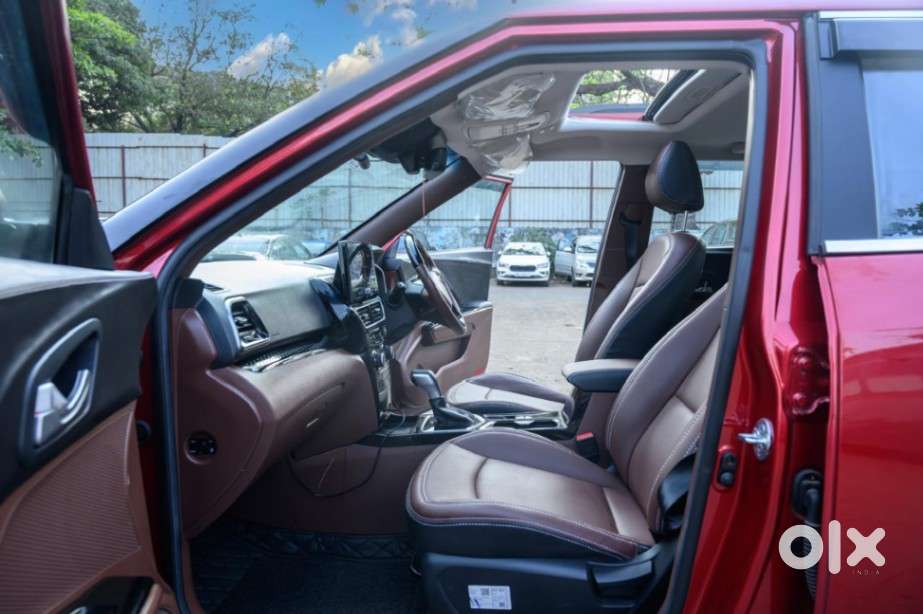 Mahindra Xuv 3xo Ax5l 1.2 Petrol At, 2024, Petrol