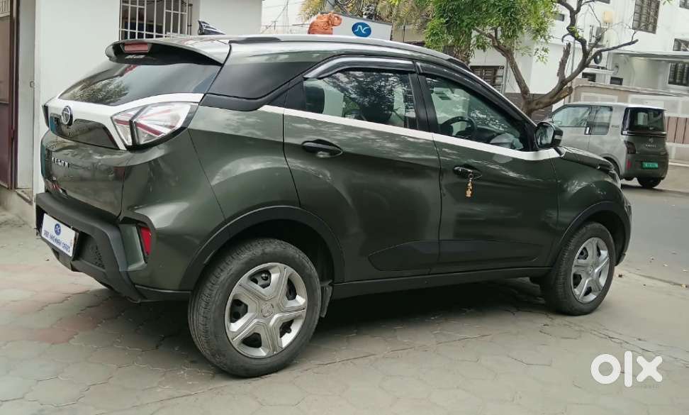 Tata Nexon, 2023, Petrol