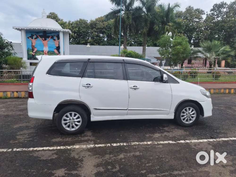 Innova 2.5 V Diesel (2014)