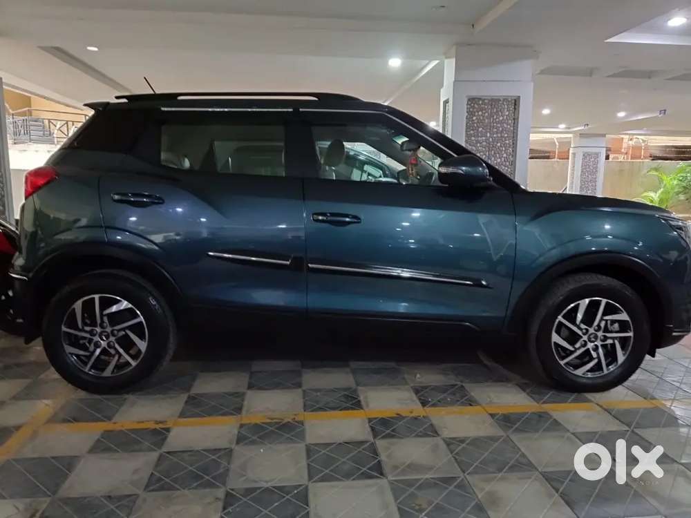 Mahindra Xuv300  W8(o)2023 Year Car