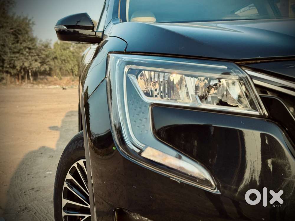 Mahindra Xuv700 2.0 Mx Petrol Mt 5 Str, 2024, Petrol