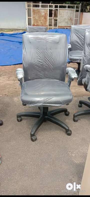 Office chair at low price 2000 2500 Other Household Items