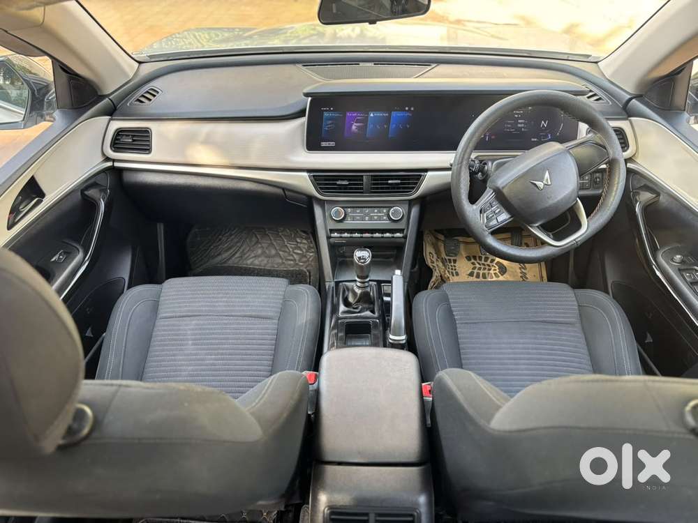 Mahindra Xuv700 2.2 Ax 5 Diesel Mt 7 Str, 2022, Diesel