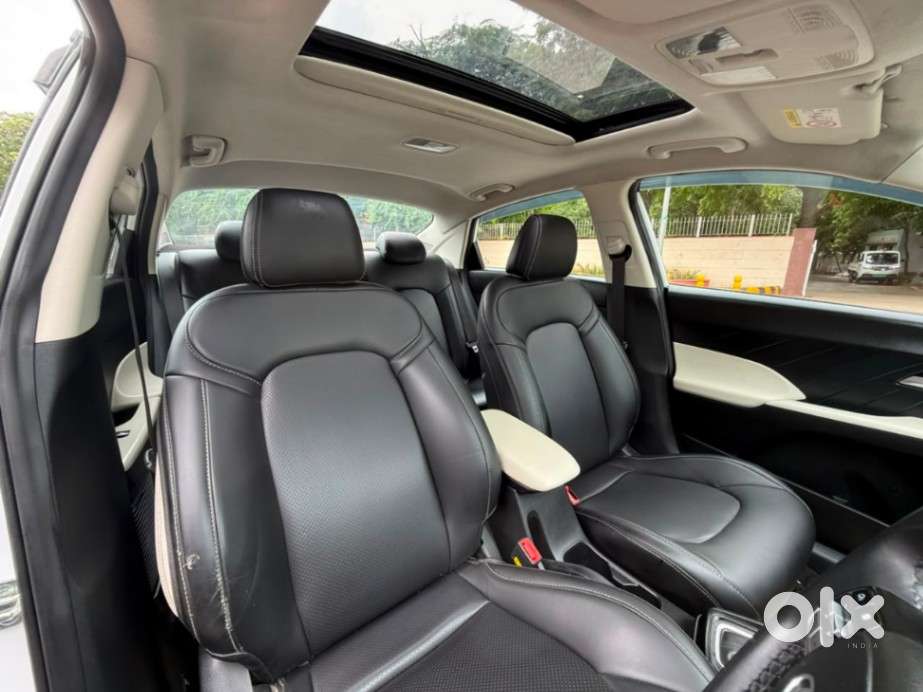 Hyundai Verna 1.5 Sx Ivt, 2024, Petrol