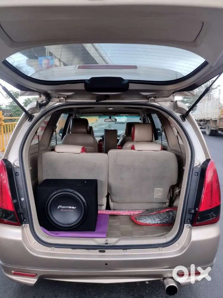 Toyota Innova 2006 Diesel 205000 Km Driven